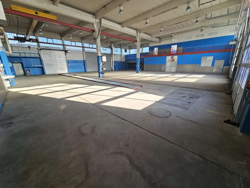 Gewerbegrundstück mit Halle & Büro – 3.743 m² | Top-Lage bei München