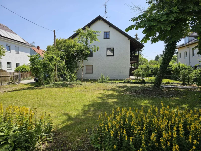 Exklusives Grundstück in München-Feldmoching: 1.779 m² mit Bestandsimmobilien
