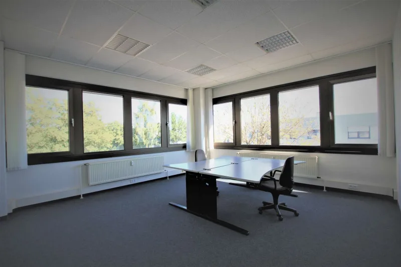 Büro-Lager & Praxisräume im 1.OG auf 270m² in Karlsfeld bei München